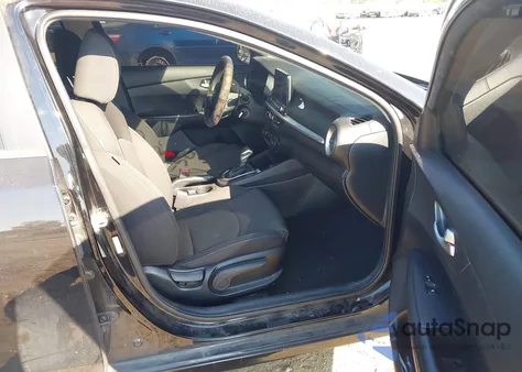 2019 Kia Forte Fe/Lx/Lxs z USA, uszkodzony, nr VIN 3KPF24AD9KE135808